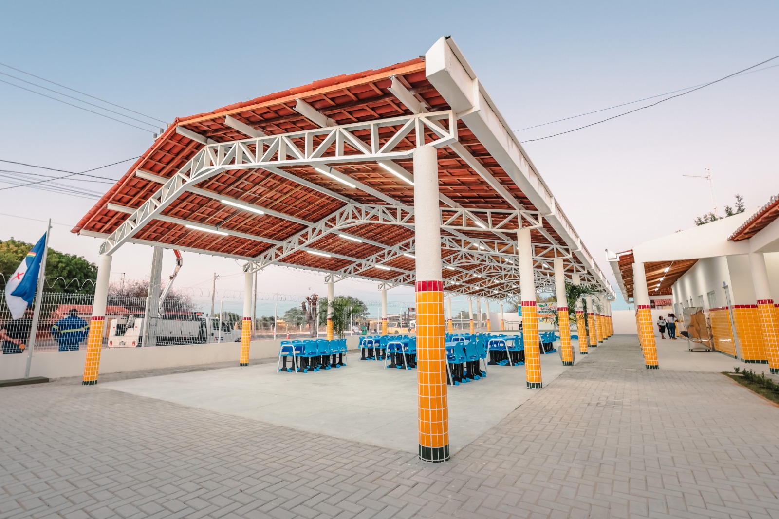 Prefeitura de Petrolina entrega escola reformada e ampliada na comunidade da Caatinguinha