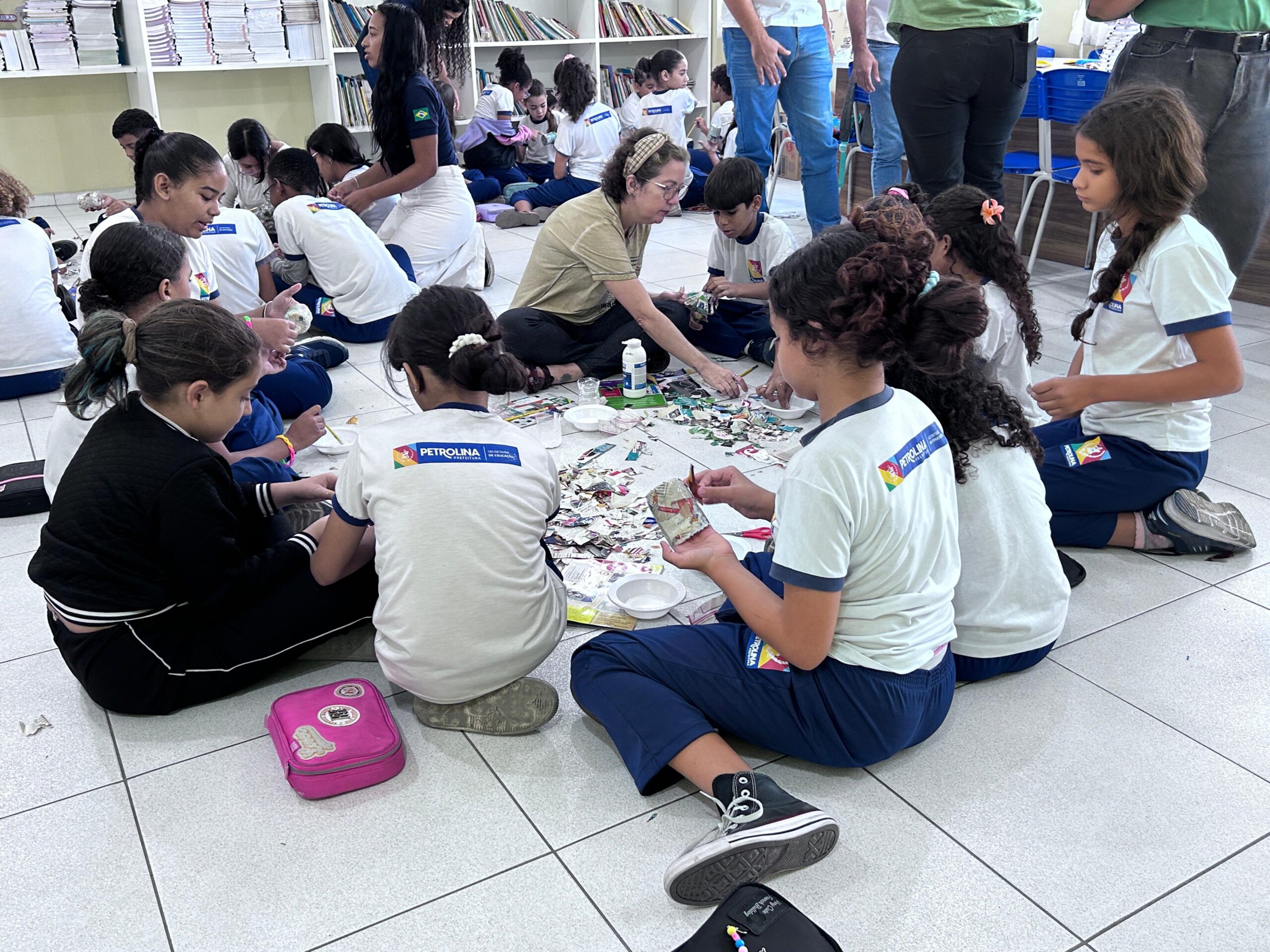 Estudantes da rede municipal de Petrolina aprendem sobre reciclagem durante oficina