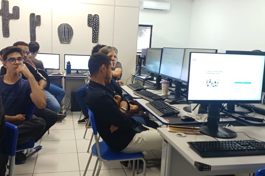 Prefeitura de Petrolina capacita servidores para uso prático da Inteligência Artificial na rede de ensino