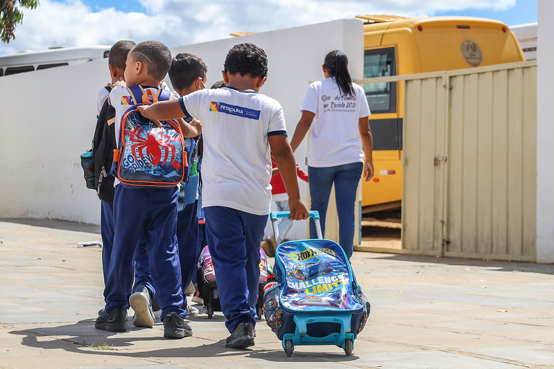 Prazo para efetivação de matrículas da rede municipal de Petrolina termina nesta quinta-feira
