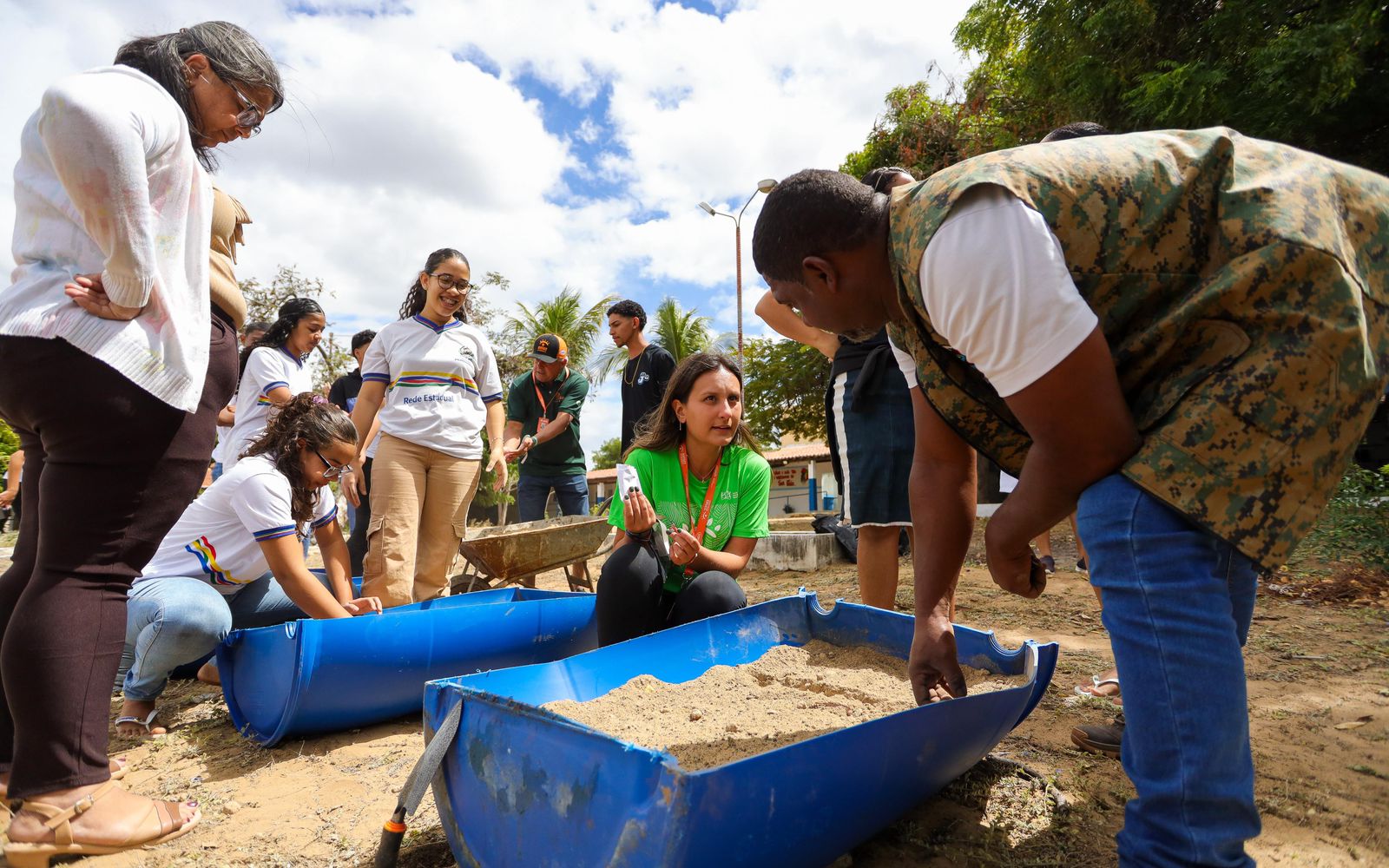 Prefeitura de Petrolina e Rally dos Sertões promovem ação ambiental com horta comunitária