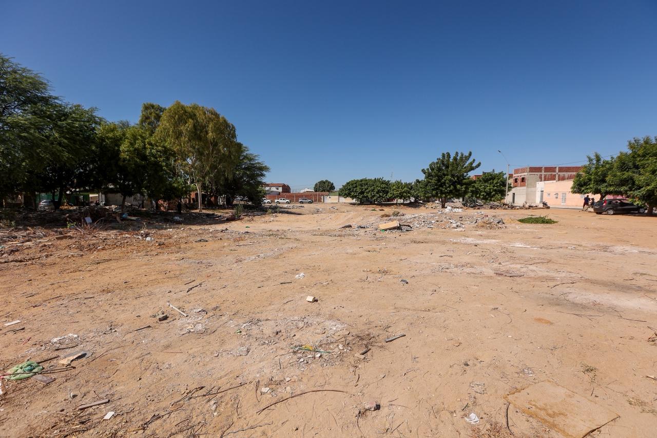 Prefeitura de Petrolina anuncia nova escola no José e Maria, em área antes usada como lixão