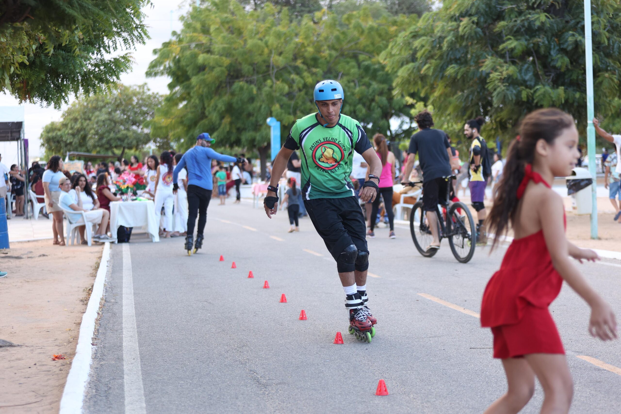 Diversão, inclusão e juventude: Petrolina leva jovens para um dia especial no parque de diversões
