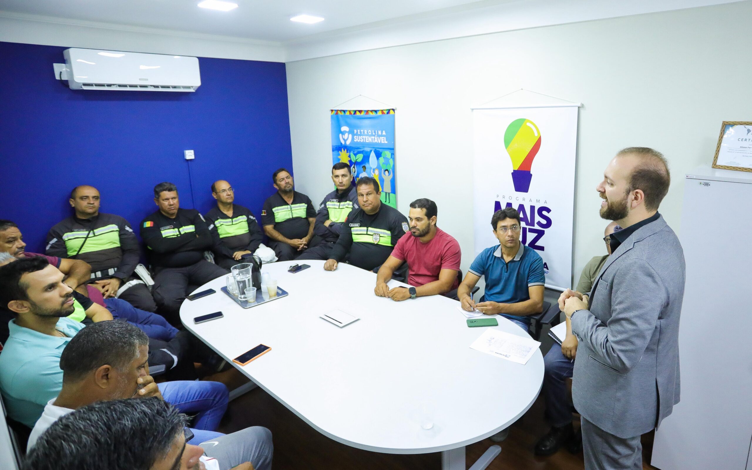 Agentes de trânsito de Petrolina participam de treinamento para punir motoristas que praticam crimes ambientais