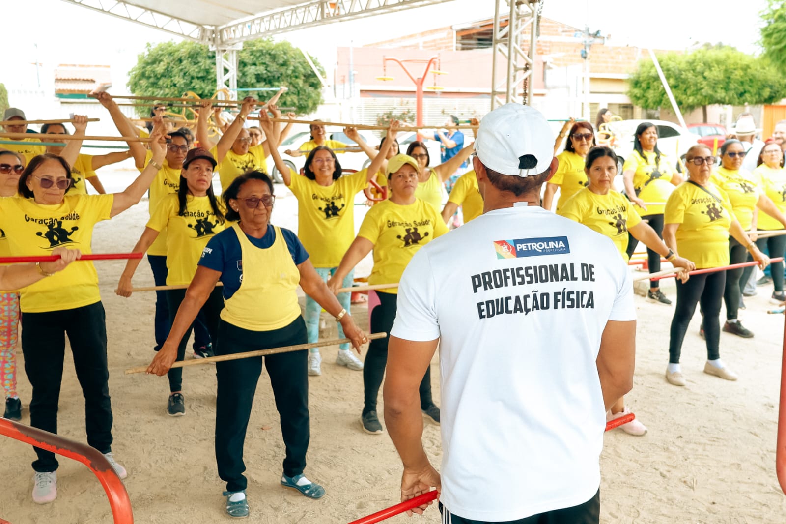 Prefeitura movimenta bairro Maria Auxiliadora com alegria, cuidado e bem-estar