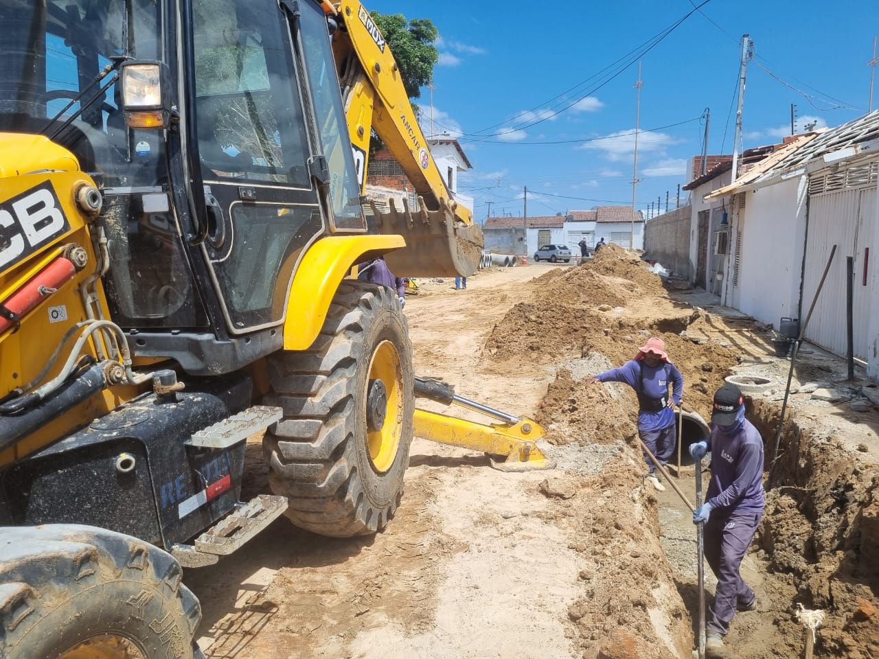 Com projeto de drenagem profunda, Prefeitura de Petrolina inicia obra de pavimentação no Rio Corrente