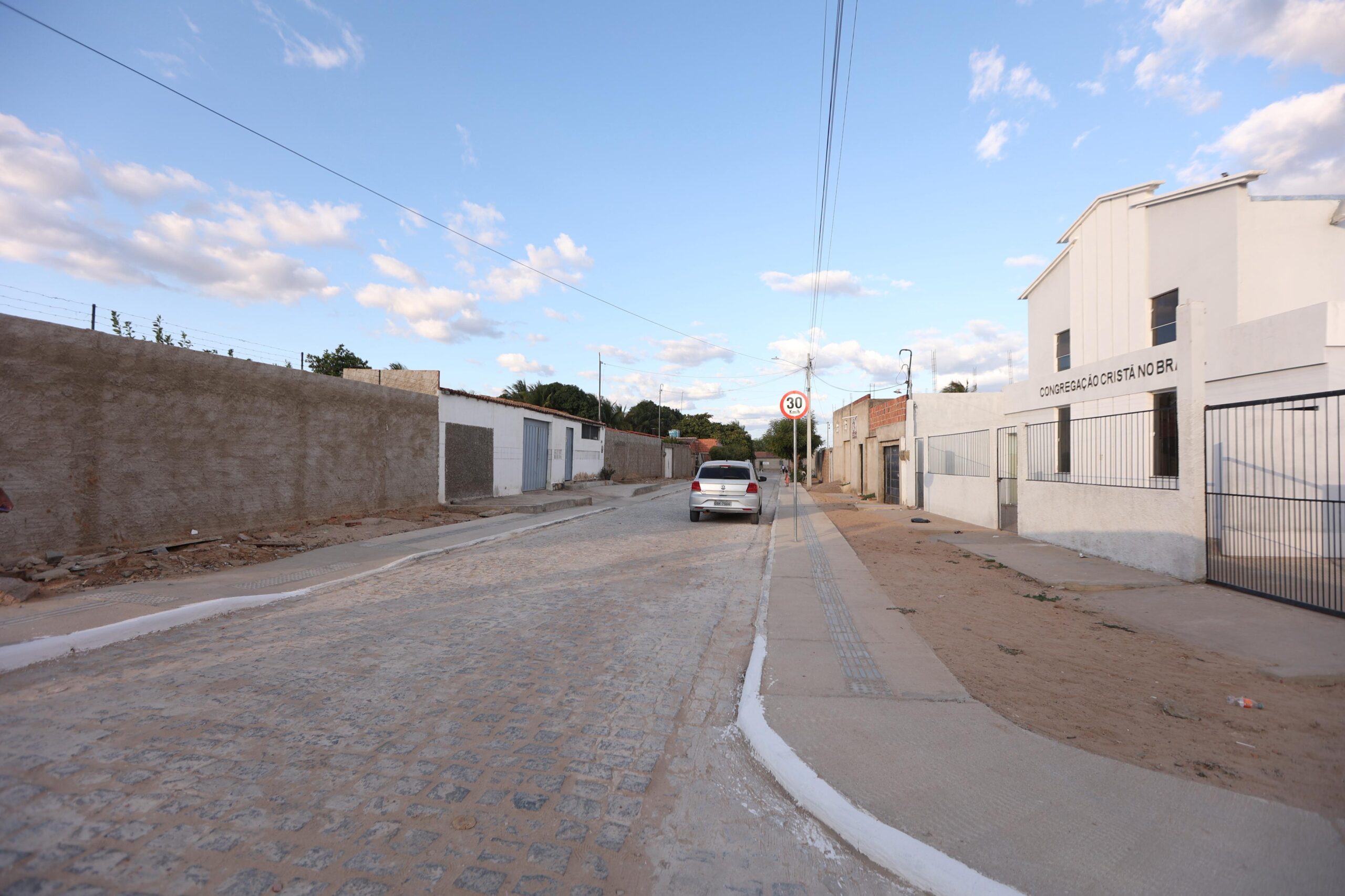 Prefeitura de Petrolina entrega 10 ruas pavimentadas no Porto da Ilha