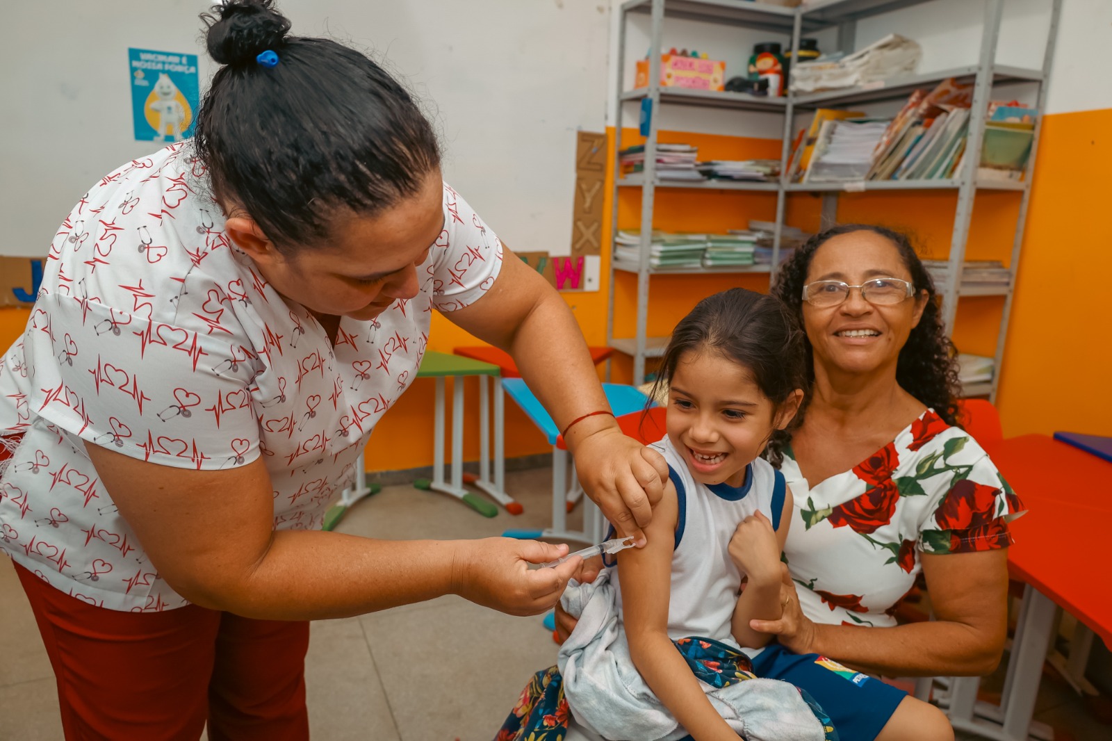 Prefeitura segue cronograma de vacinação nas escolas e fortalece rede de proteção em Petrolina