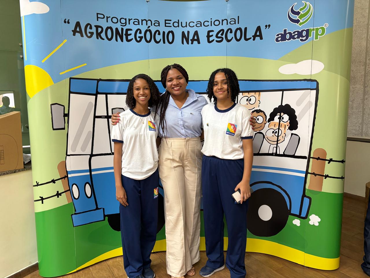 Estudantes da rede municipal de Petrolina são premiadas em programa nacional sobre agronegócio