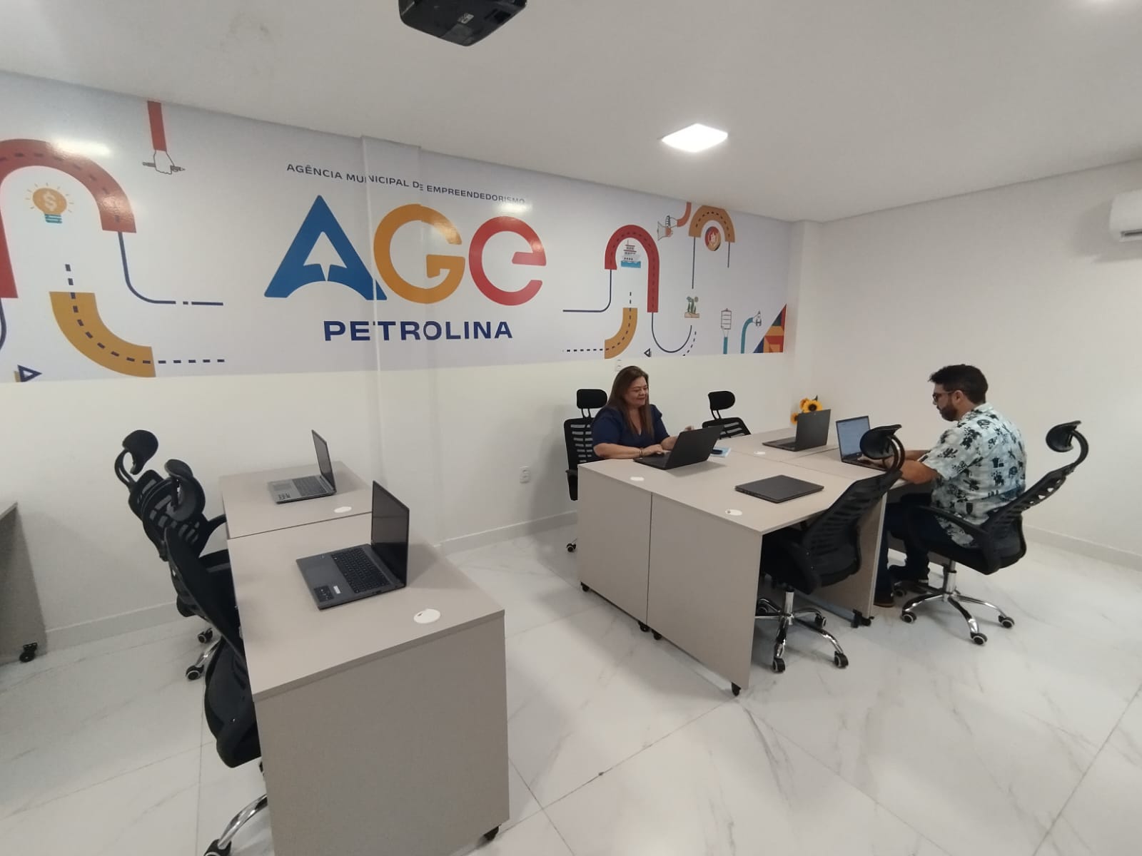 Coworking público de Petrolina registra aumento no uso e facilita rotina de pequenos negócios