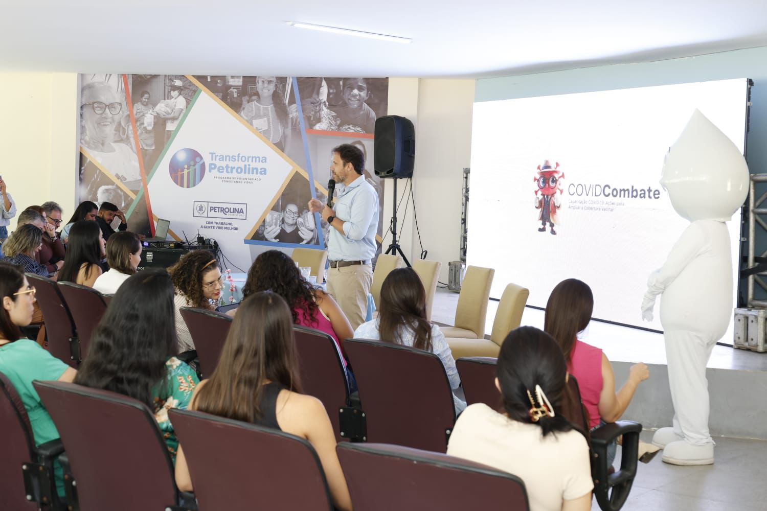 Prefeitura inicia curso para profissionais de saúde com foco na vacinação contra COVID -19 em Petrolina