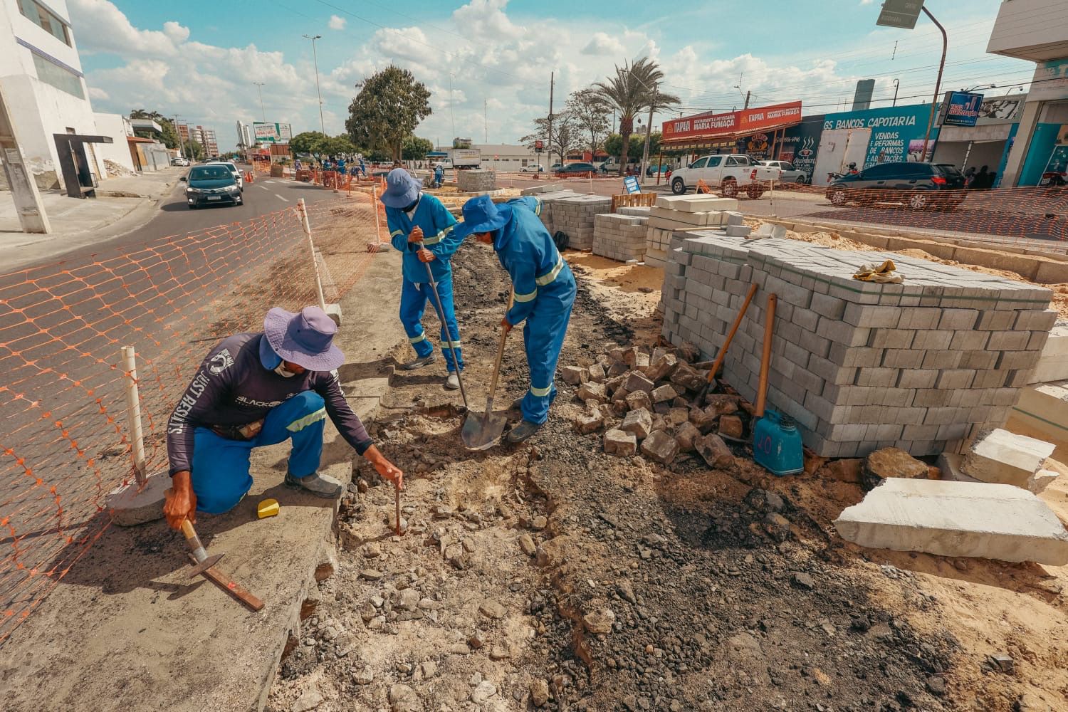 Prefeitura de Petrolina investe na requalificação do canteiro da Avenida das Nações