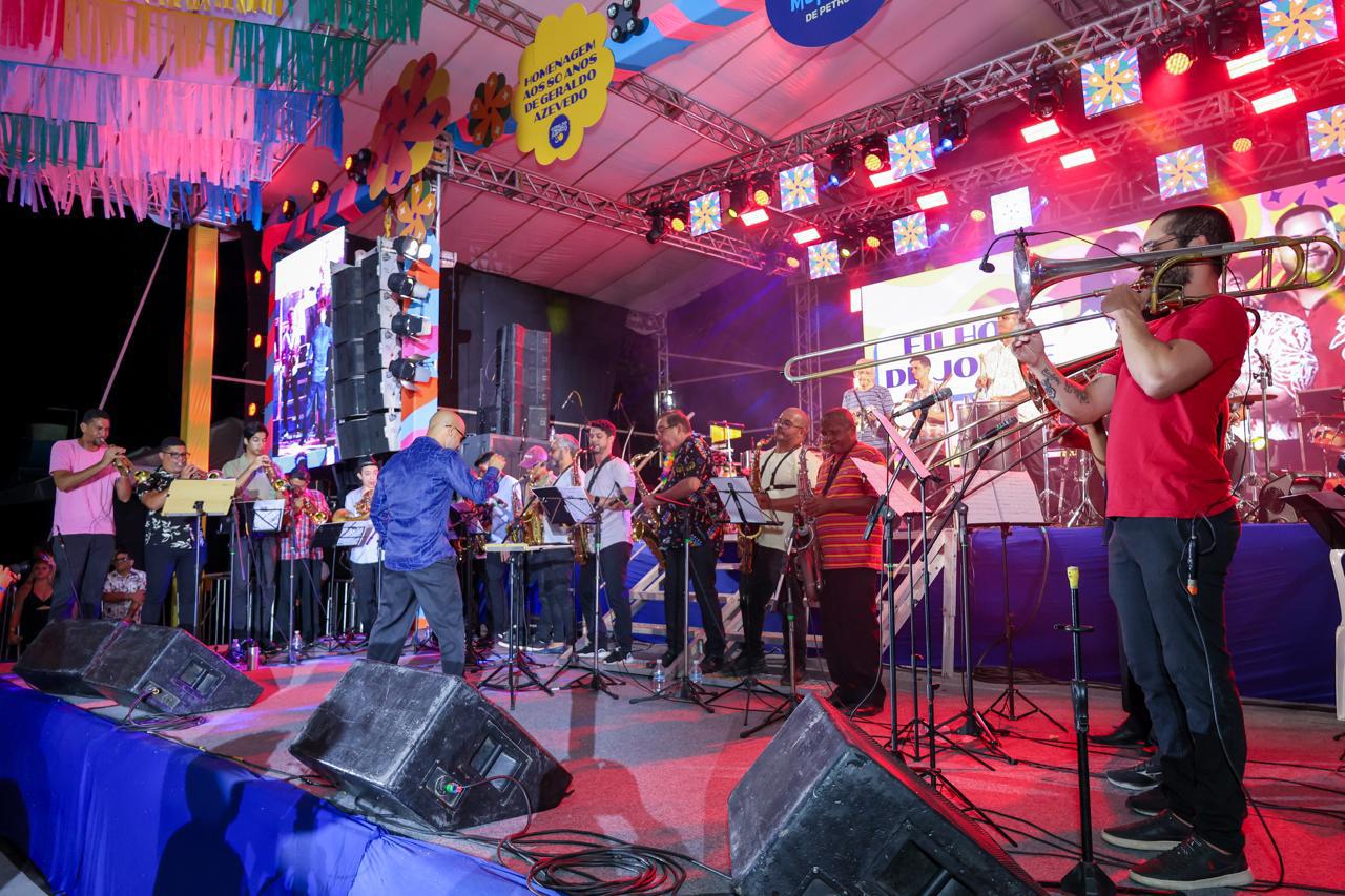 Tuca Fernandes, Jau, Orquestra Philarmônica 21 de Setembro e Pagodança são as atrações do 26º Baile Municipal