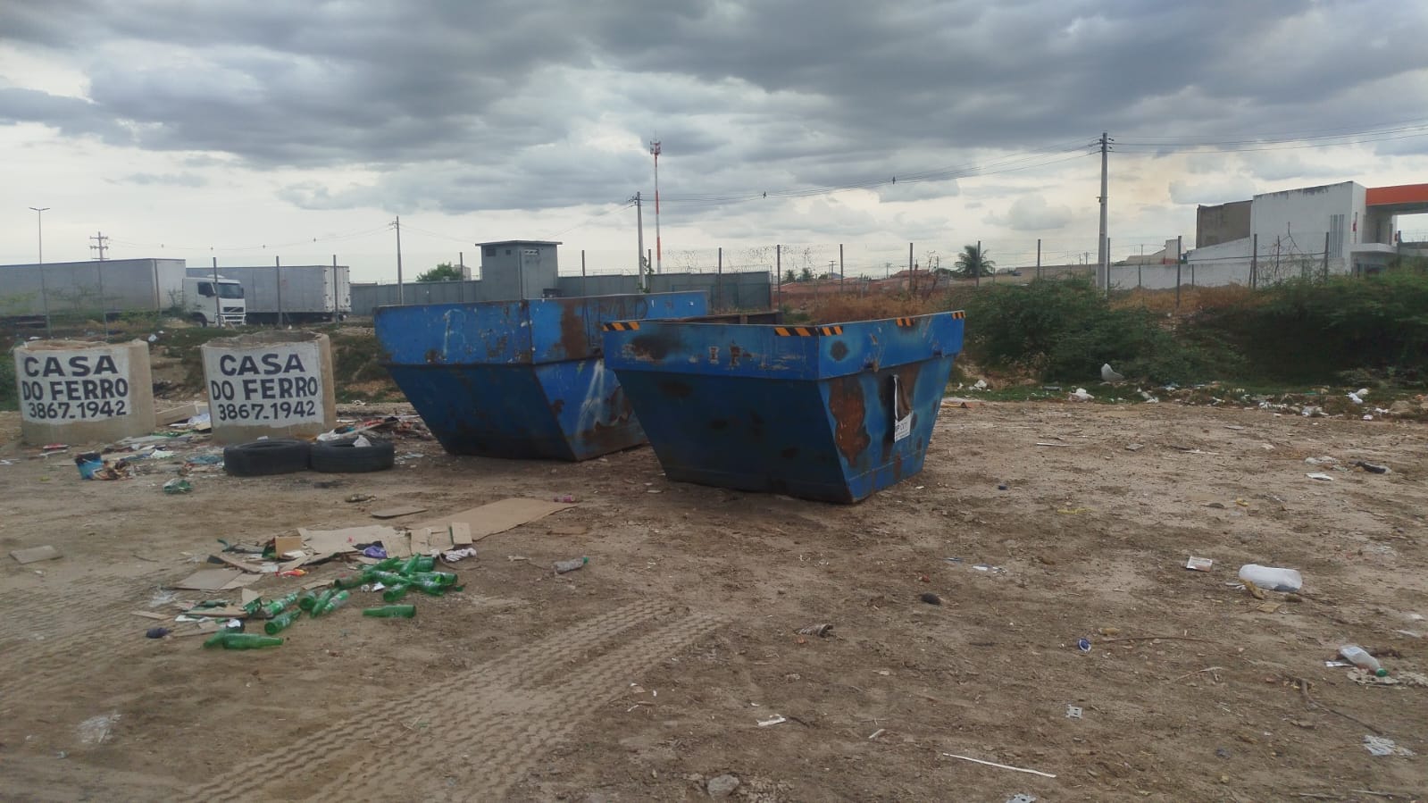 Serviços Públicos: Prefeitura de Petrolina disponibiliza equipamento para descarte de resíduos durante mutirões de limpeza