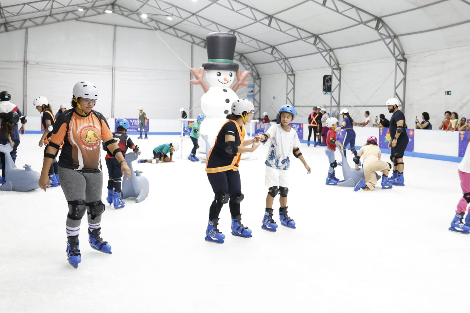 Pista de Patinação no Gelo se despede do público nesta sexta-feira