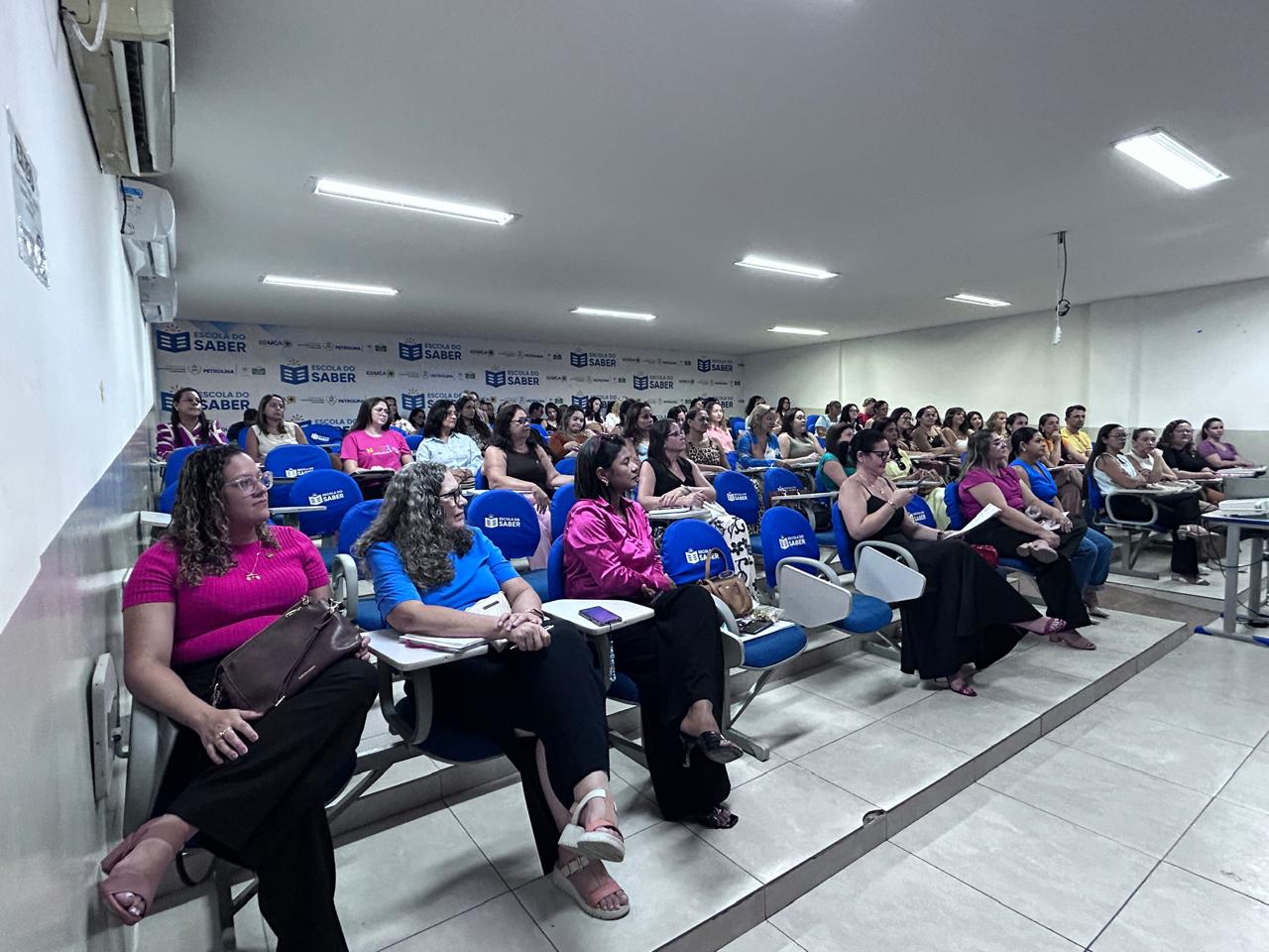 Educação de Petrolina realiza formações focadas no início do ano letivo