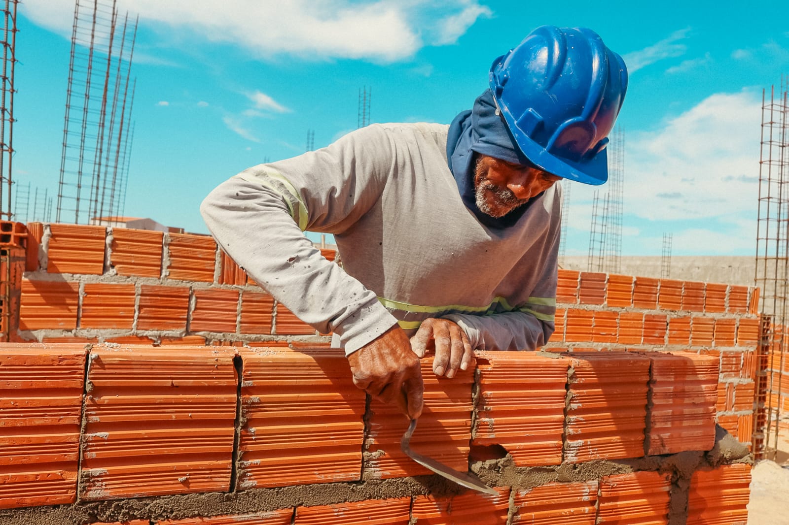 Construção da primeira Clínica Veterinária pública de Petrolina avança neste mês de janeiro