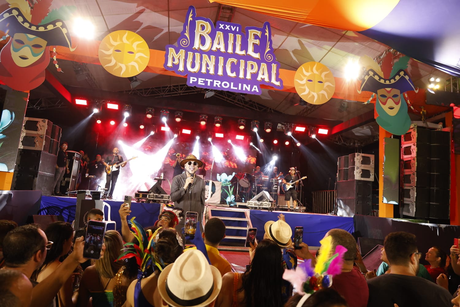 Baile Municipal de Petrolina reúne público em noite de celebração à cultura e às tradições carnavalescas