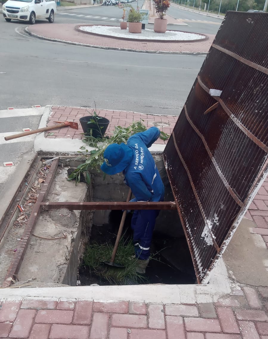 Ao longo de todo o ano a Prefeitura de Petrolina desenvolve serviços para prevenir impacto das chuvas