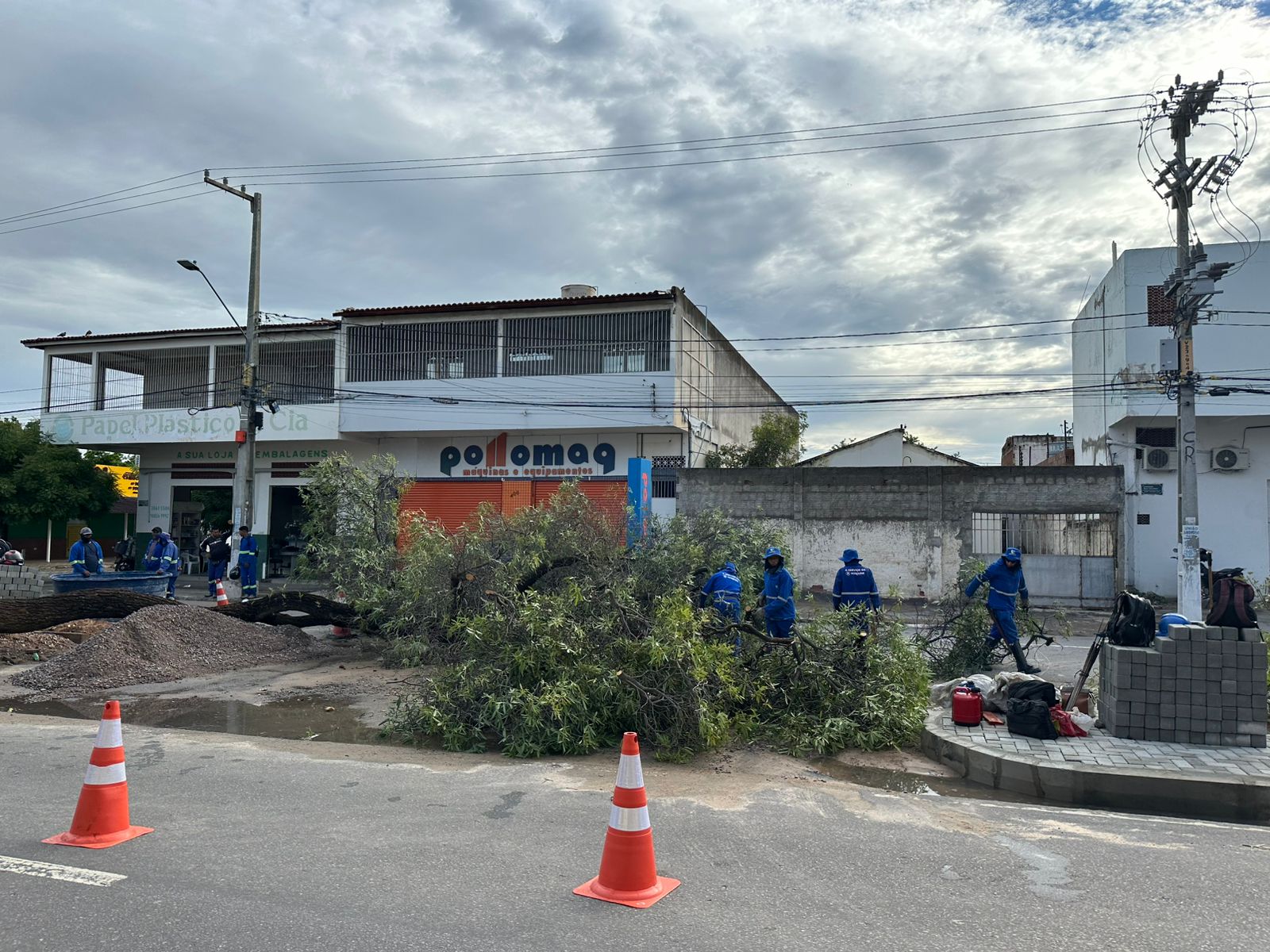 Defesa Civil de Petrolina faz alerta para os perigos no período de chuvas