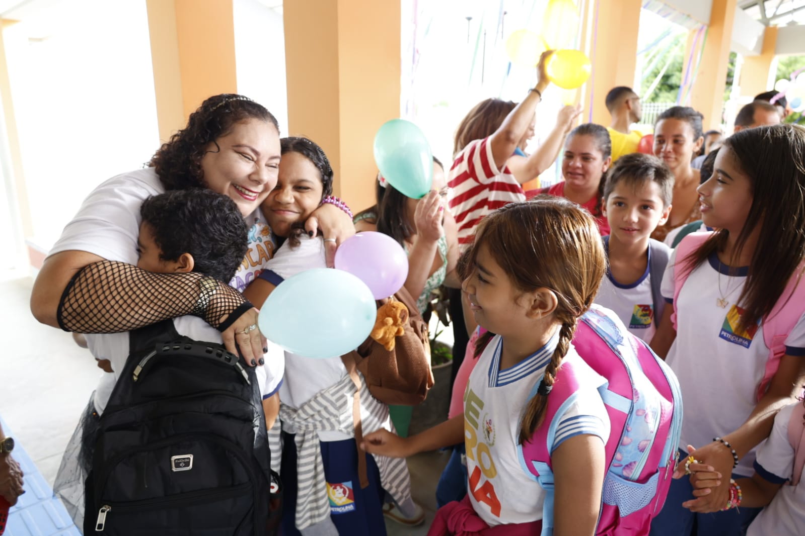 Volta às aulas: Cerca de 60 mil estudantes da rede municipal de Petrolina retornaram para as unidades nesta quarta-feira