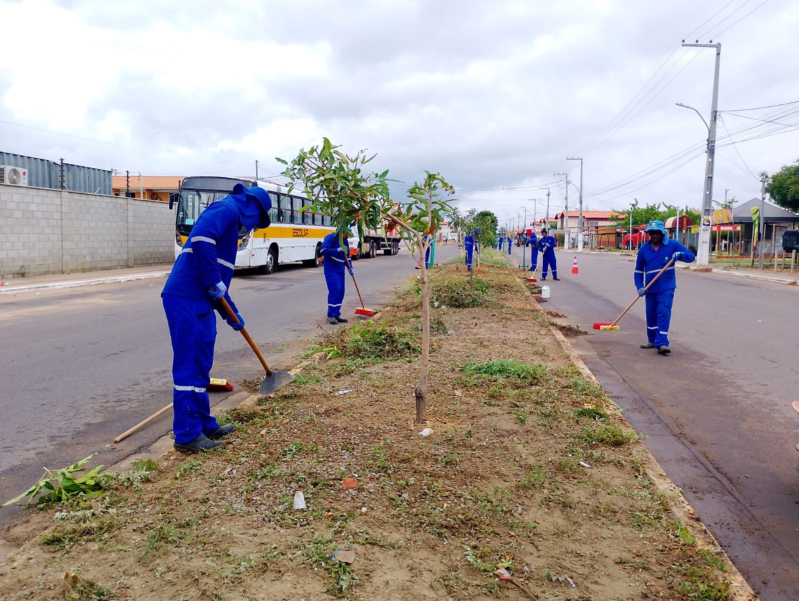 Prefeitura de Petrolina mantém rotina diária dos serviços de zeladoria em toda a cidade