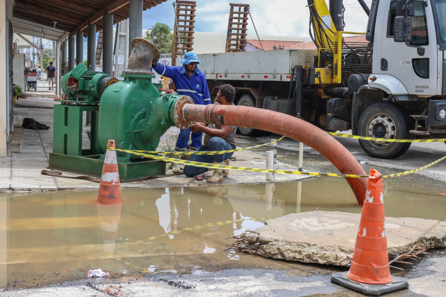Chuvas históricas em Petrolina colocam equipes da Prefeitura em operação contínua nos pontos mais críticos
