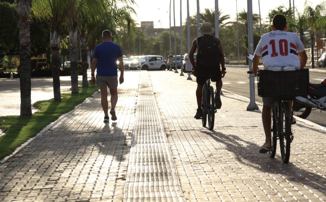 Prefeitura de Petrolina orienta população sobre uso correto de ciclovias e pistas de caminhada